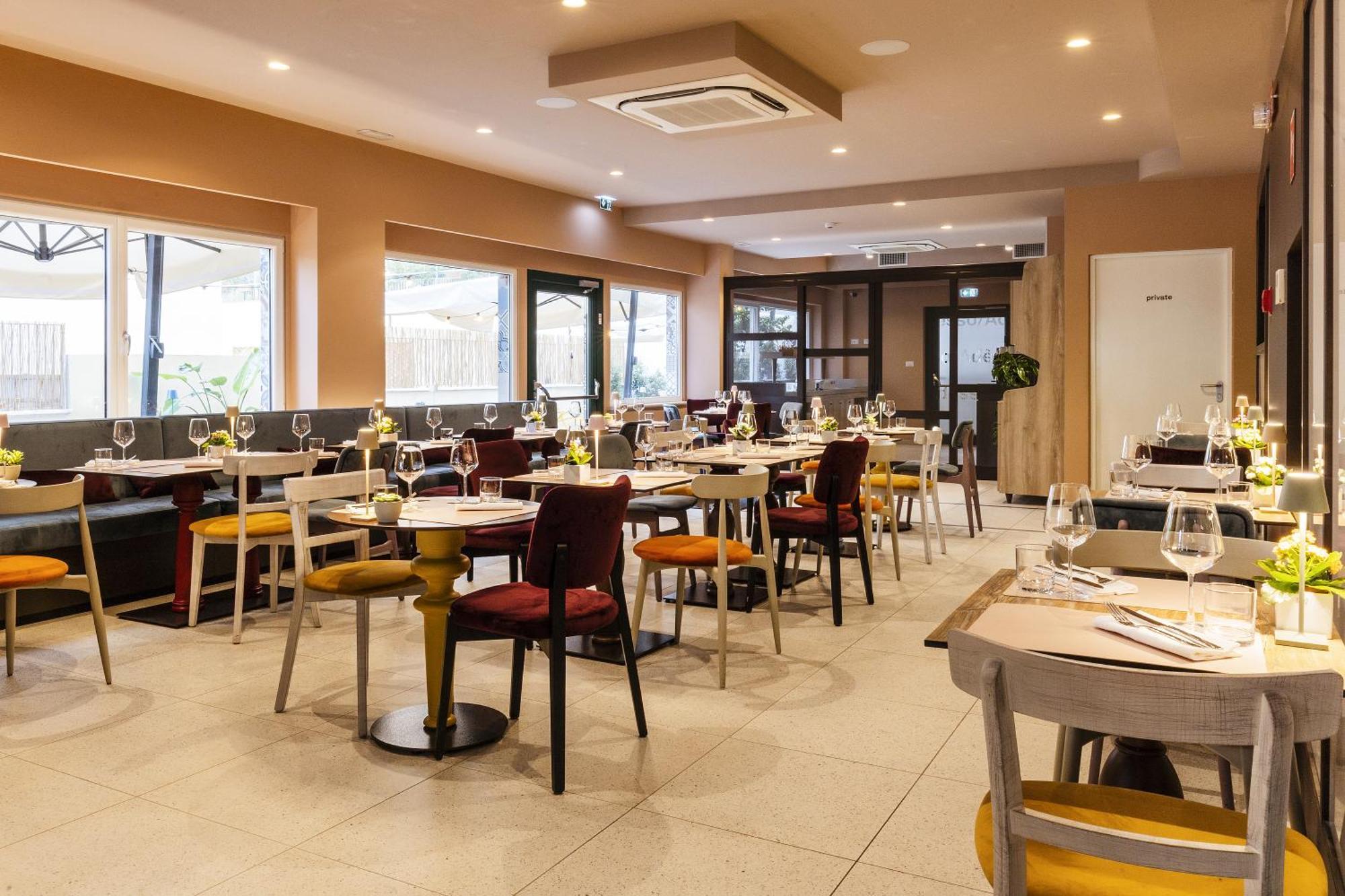 Adesso Hotel 4*