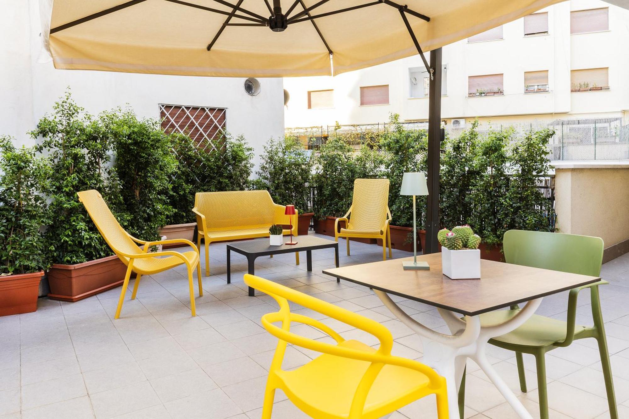 Adesso Hotel 4*