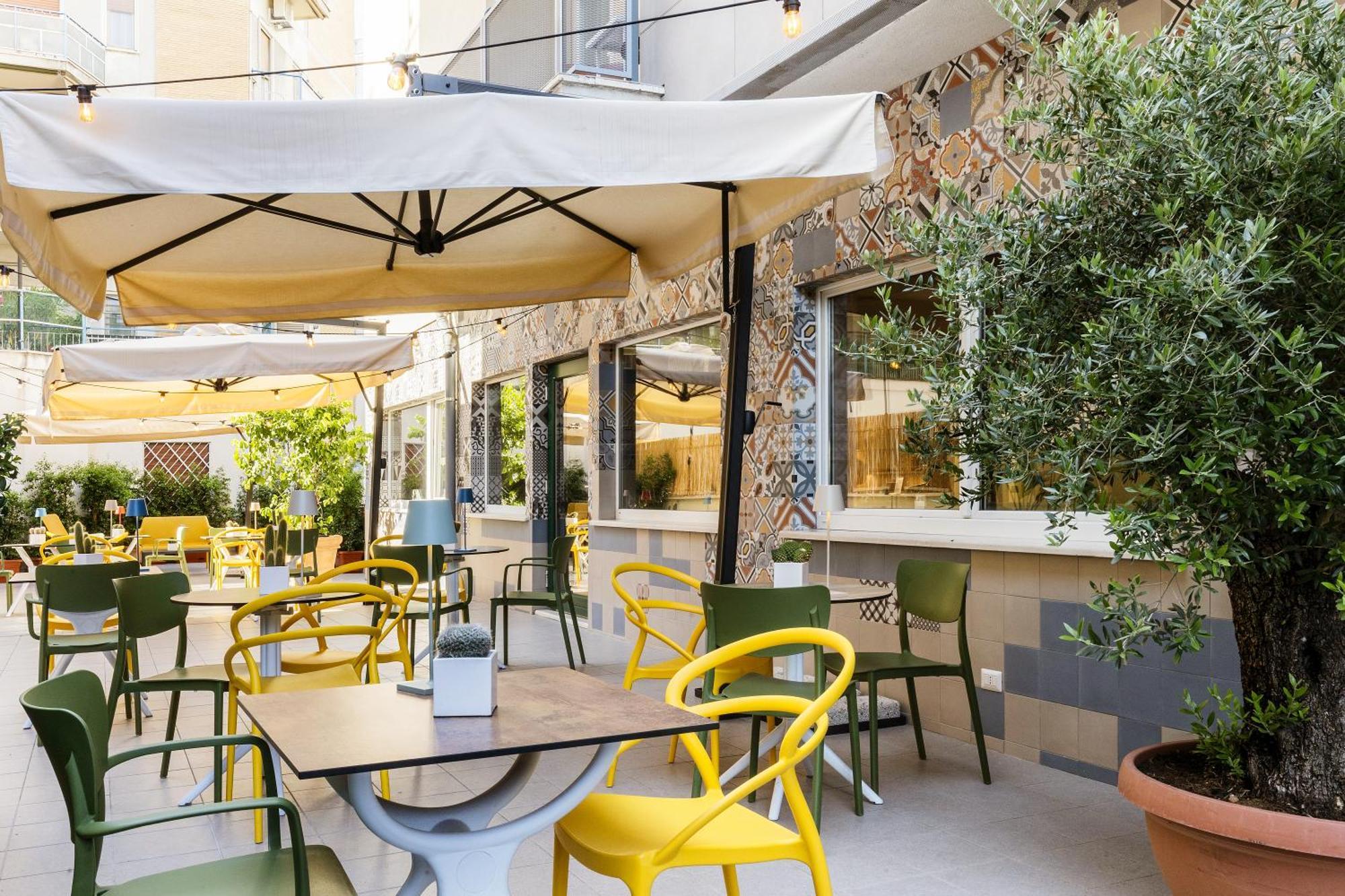 Adesso Hotel