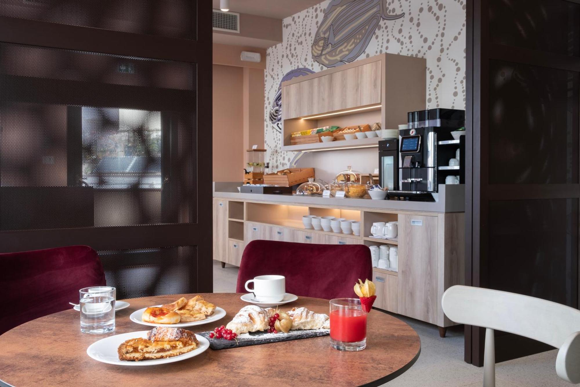 Hotel Adesso 4*