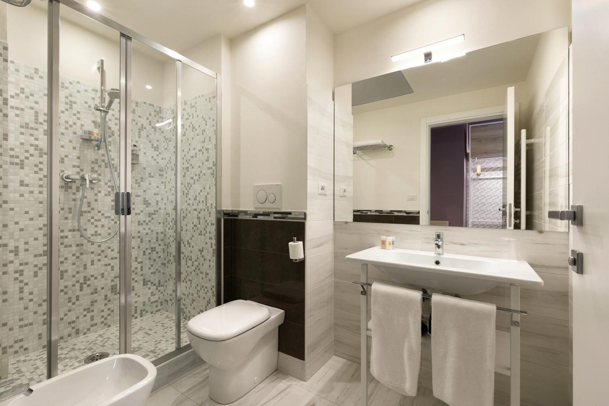Adesso Hotel 4*